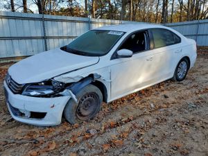Volkswagen Passat S 1.8L 4 2014
