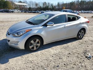 Hyundai Elantra GLS 1.8L 4 2013