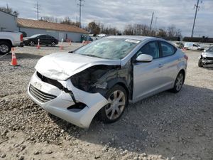 Hyundai Elantra GLS 1.8L 4 2013