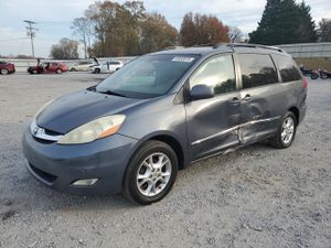 Toyota Sienna XLE 3.3L 6 2006