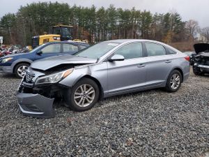 Hyundai Sonata SE 2.4L 4 2015