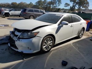 Lexus ES 300H 2.5L 4 2013