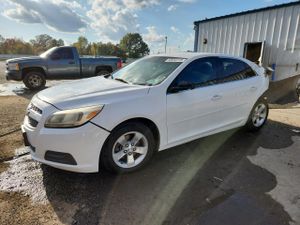 Chevrolet Malibu LS 2.5L 4 2013