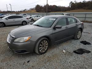 Chrysler 200 TOURING 2.4L 4 2013