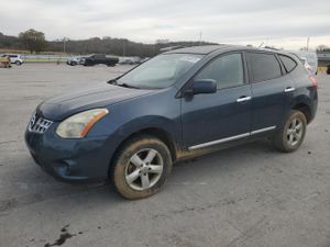 Nissan Rogue S 2.5L 4 2013