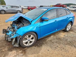 Ford Focus SE 2.0L 4 2014