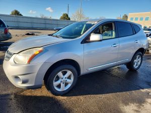 Nissan Rogue S 2.5L 4 2013