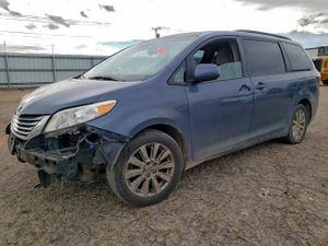 Toyota Sienna LE 3.5L 6 2015