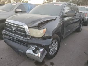 Toyota Tundra CREWMAX SR5 5.7L 8 2010