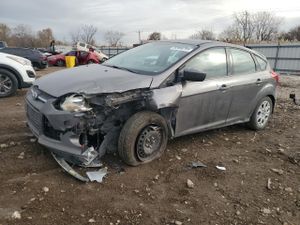 Ford Focus SE 2.0L 4 2012