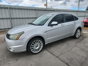 Ford Focus SES 2.0L 4 2010