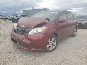 Toyota Sienna LE 3.5L 6 2011