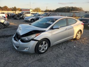 Hyundai Elantra GLS 1.8L 4 2013