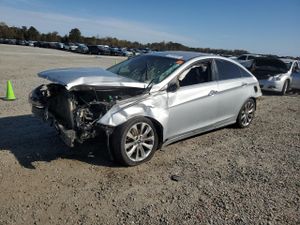 Hyundai Sonata SE 2.4L 4 2013