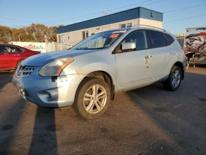 Nissan Rogue S 2.5L 4 2013