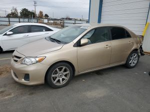 Toyota Corolla BASE 1.8L 4 2012