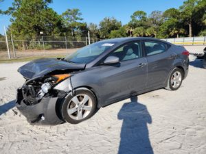 Hyundai Elantra GLS 1.8L 4 2013
