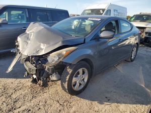 Hyundai Elantra SE 1.8L 4 2014