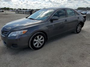 Toyota Camry BASE 2.5L 4 2011