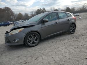 Ford Focus SE 2.0L 4 2014