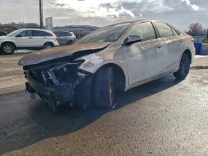 Toyota Camry LE 2.5L 4 2015