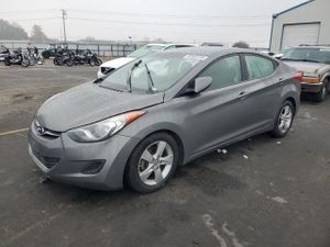 Hyundai Elantra GLS 1.8L 4 2013