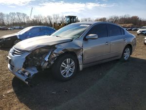 Nissan Altima BASE 2.5L 4 2011