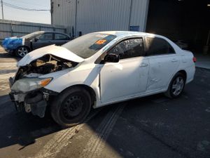 Toyota Corolla BASE 1.8L 4 2013