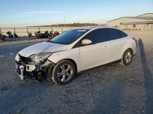 Ford Focus SE 2.0L 4 2014