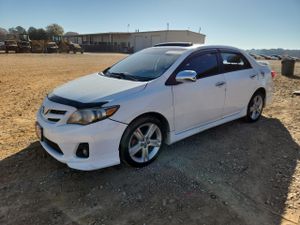 Toyota Corolla BASE 1.8L 4 2013