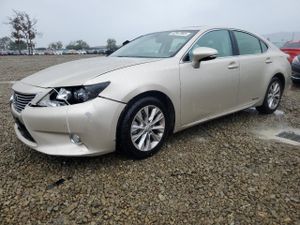 Lexus ES 300H 2.5L 4 2013