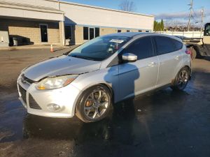 Ford Focus SE 2.0L 4 2014