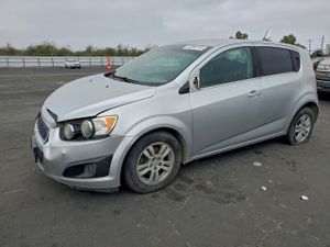 Chevrolet Aveo (Sonic) LT 1.8L 4 2015