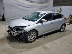 Ford Focus SE 2.0L 4 2012
