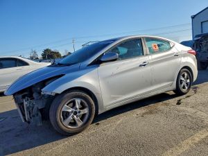 Hyundai Elantra SE 1.8L 4 2014