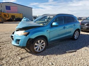 Mitsubishi Outlander SE 2.0L 4 2013