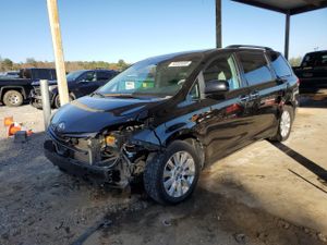 Toyota Sienna XLE 3.5L 6 2014
