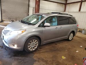 Toyota Sienna XLE 3.5L 6 2012