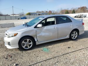 Toyota Corolla BASE 1.8L 4 2012
