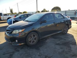 Toyota Corolla BASE 1.8L 4 2013