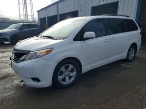 Toyota Sienna LE 3.5L 6 2011