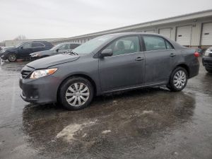 Toyota Corolla BASE 1.8L 4 2013