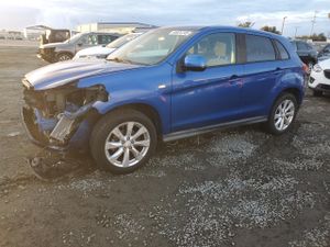 Mitsubishi Outlander ES 2.4L 4 2015