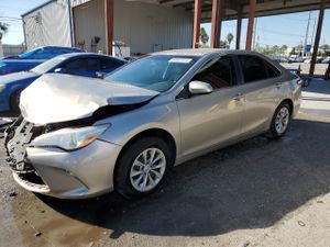 Toyota Camry LE 2.5L 4 2015