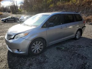 Toyota Sienna XLE 3.5L 6 2011