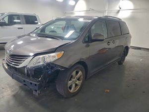 Toyota Sienna LE 3.5L 6 2015