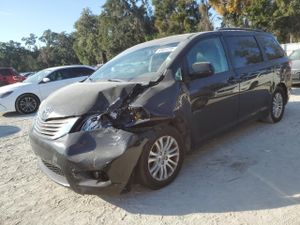 Toyota Sienna XLE 3.5L 6 2011