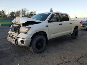 Toyota Tundra CREWMAX SR5 5.7L 8 2012