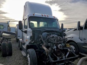Freightliner Cascadia 12.8L 6 2015