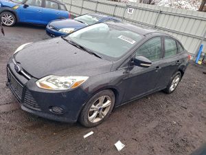 Ford Focus SE 2.0L 4 2014